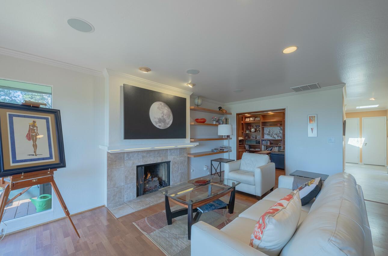 Detail Gallery Image 11 of 53 For 154 Del Mesa Carmel, Carmel,  CA 93923 - 2 Beds | 2 Baths