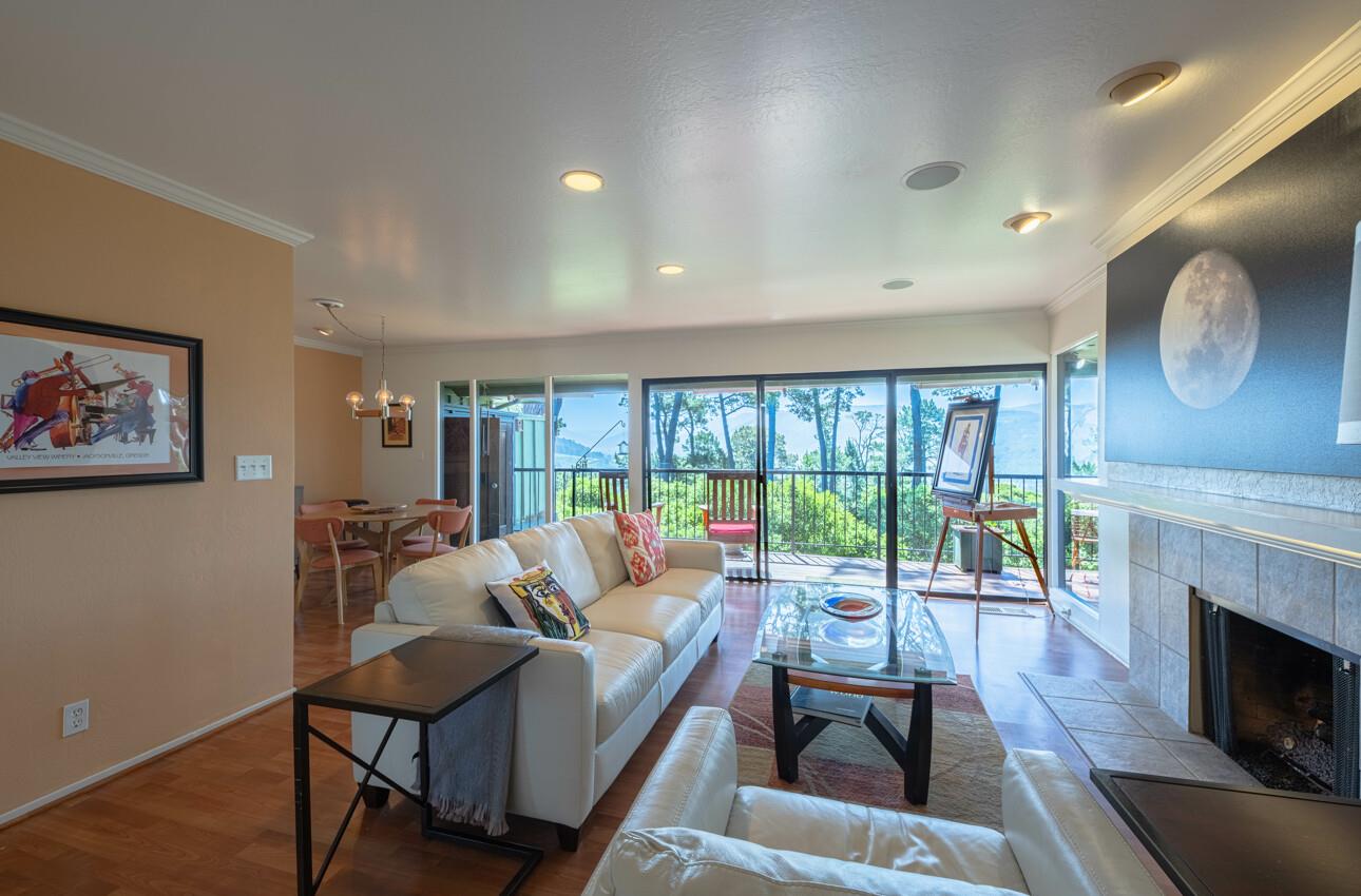 Detail Gallery Image 12 of 53 For 154 Del Mesa Carmel, Carmel,  CA 93923 - 2 Beds | 2 Baths
