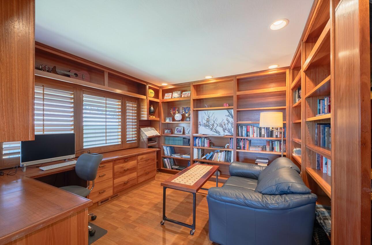 Detail Gallery Image 17 of 53 For 154 Del Mesa Carmel, Carmel,  CA 93923 - 2 Beds | 2 Baths