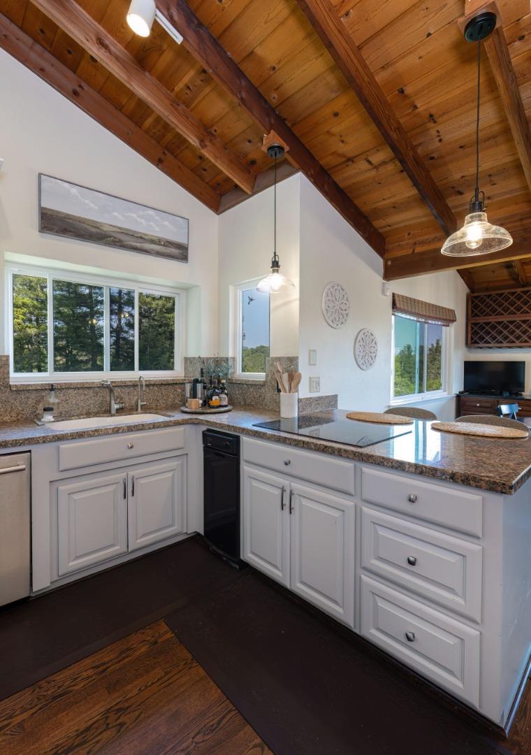 Detail Gallery Image 14 of 64 For 645 Skyward Dr, Aptos,  CA 95003 - 3 Beds | 2/1 Baths