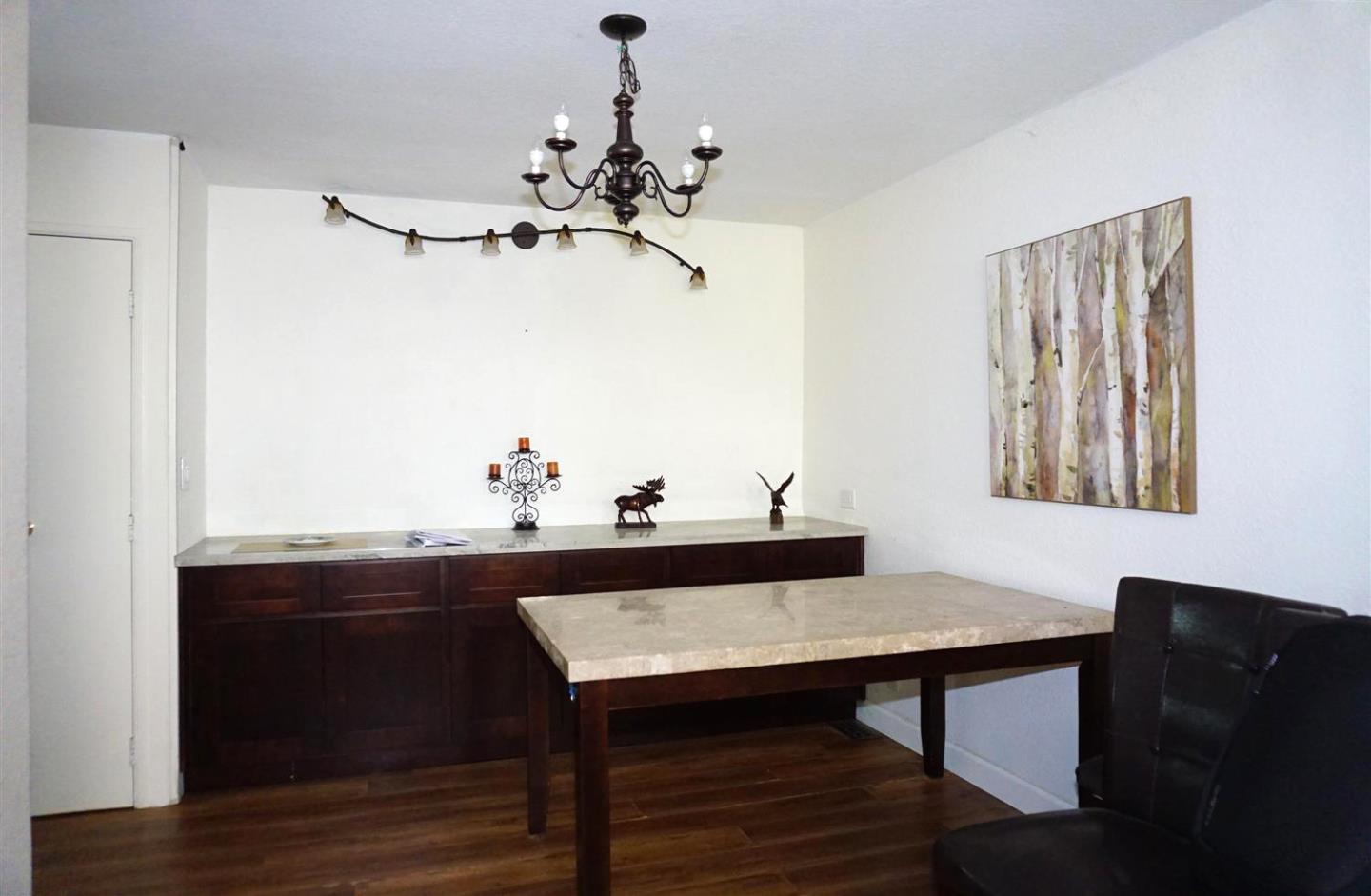 Detail Gallery Image 4 of 10 For 4271 N First St #10,  San Jose,  CA 95135 - 3 Beds | 2 Baths