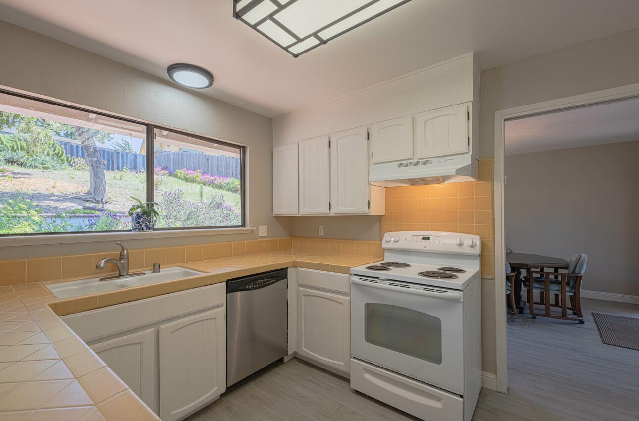 Detail Gallery Image 15 of 45 For 3065 Hermitage Rd, Pebble Beach,  CA 93953 - 4 Beds | 2/1 Baths