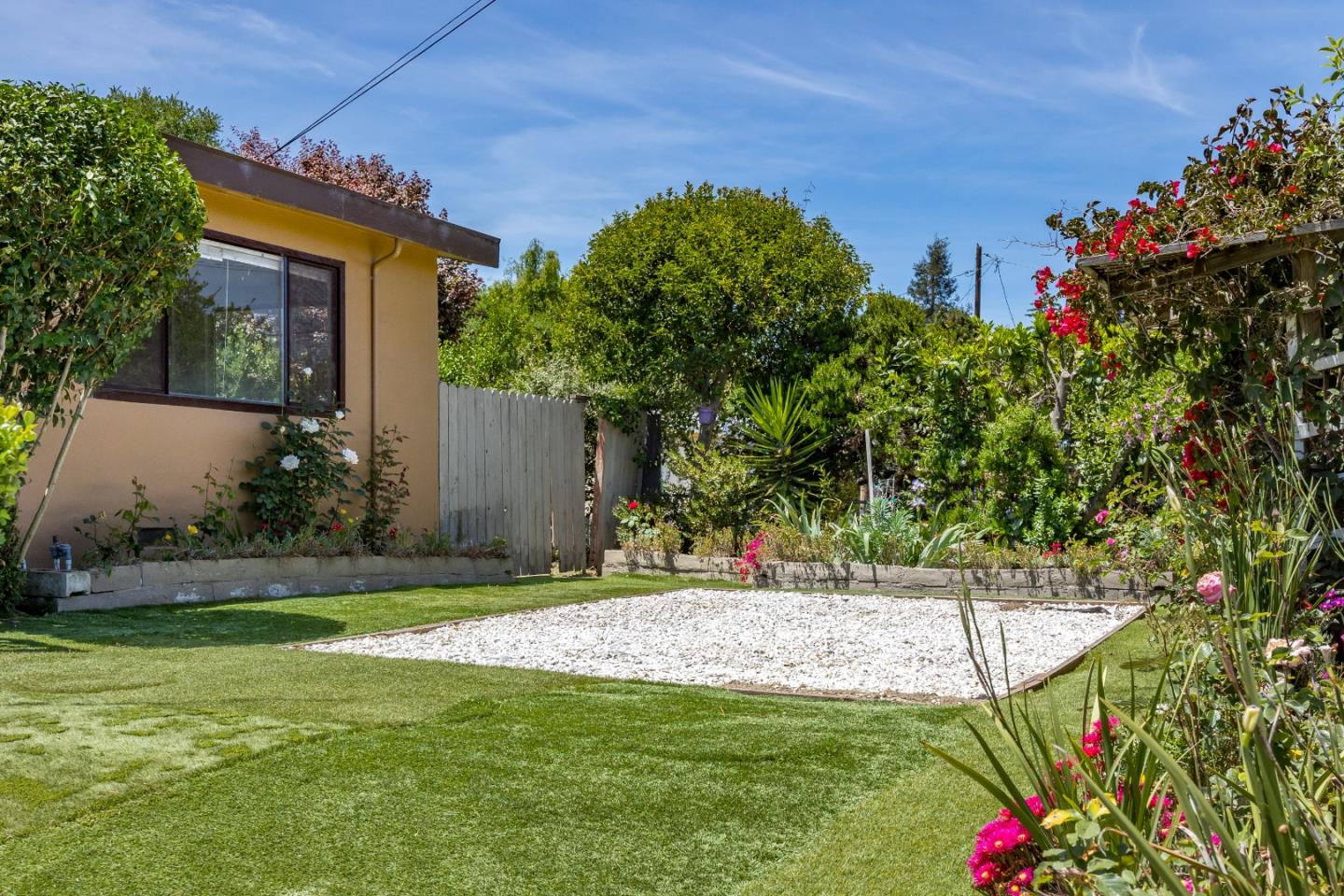 Detail Gallery Image 3 of 29 For 2265 Freedom Blvd, Watsonville,  CA 95076 - 3 Beds | 2 Baths