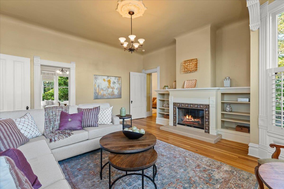 Detail Gallery Image 10 of 62 For 311-313 Ocean View Ave, Santa Cruz,  CA 95062 - 4 Beds | 3/1 Baths