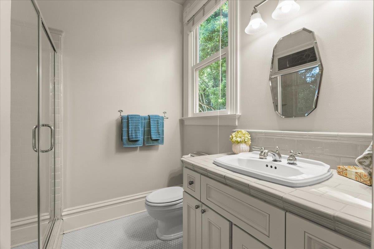 Detail Gallery Image 12 of 62 For 311-313 Ocean View Ave, Santa Cruz,  CA 95062 - 4 Beds | 3/1 Baths