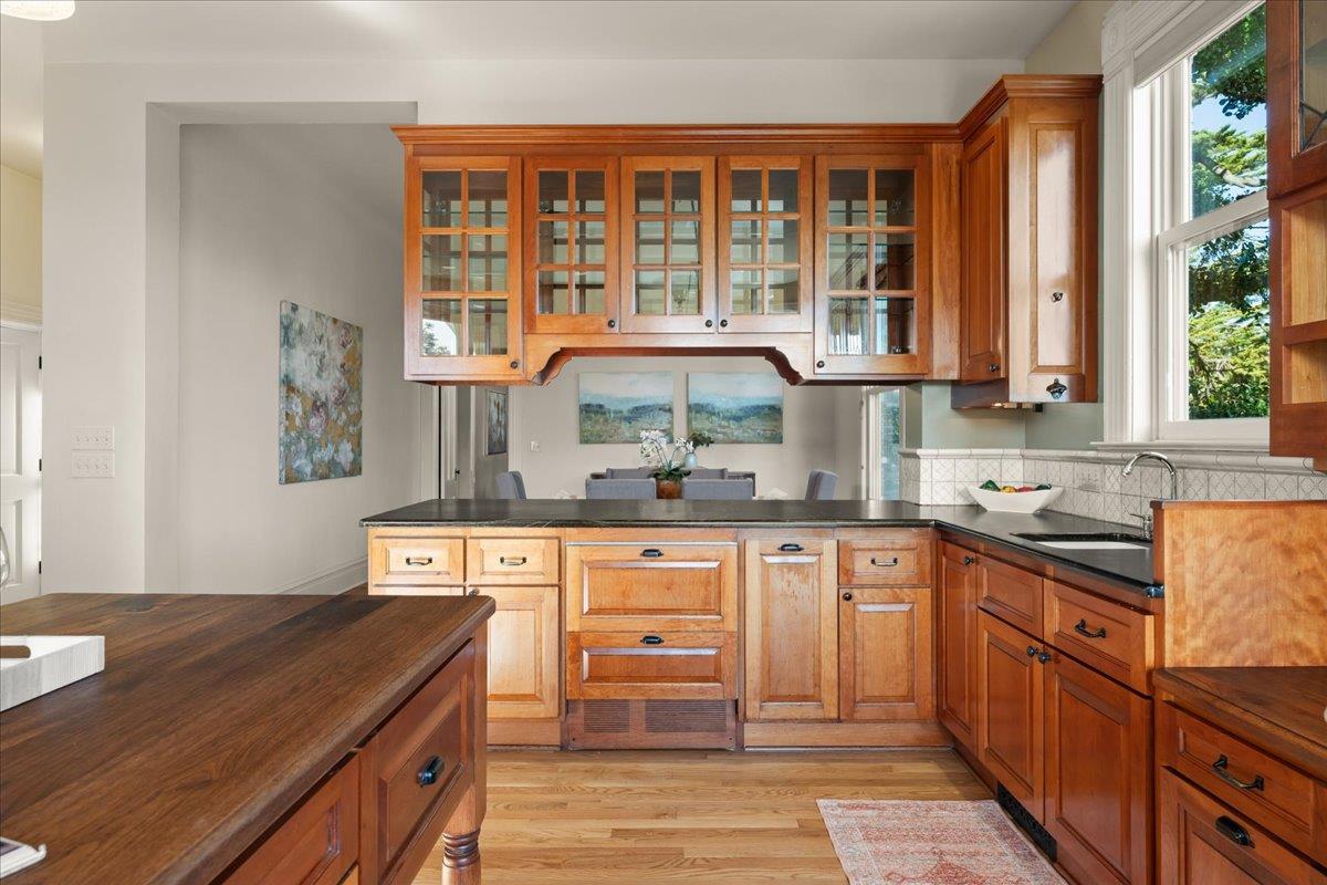 Detail Gallery Image 20 of 62 For 311-313 Ocean View Ave, Santa Cruz,  CA 95062 - 4 Beds | 3/1 Baths