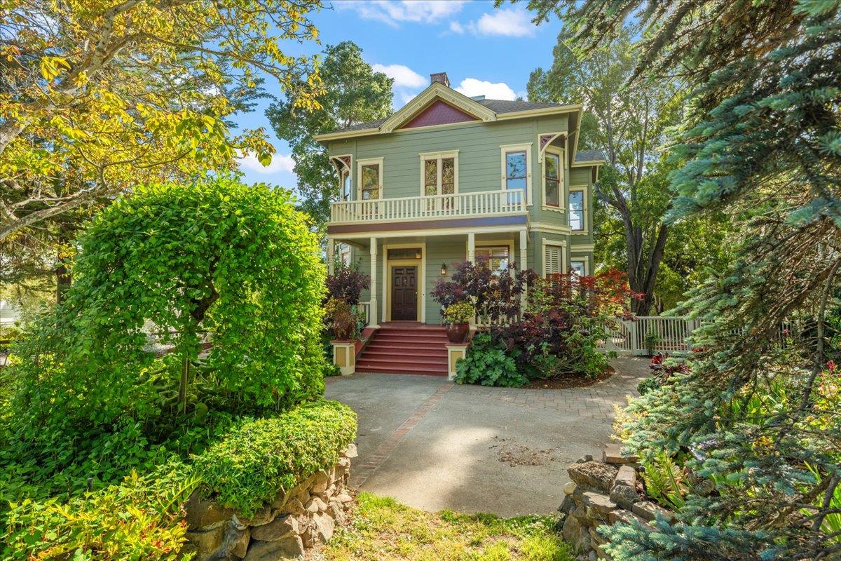 Detail Gallery Image 3 of 62 For 311-313 Ocean View Ave, Santa Cruz,  CA 95062 - 4 Beds | 3/1 Baths