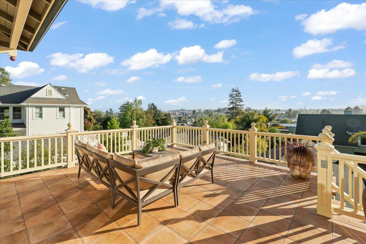 Detail Gallery Image 34 of 62 For 311-313 Ocean View Ave, Santa Cruz,  CA 95062 - 4 Beds | 3/1 Baths