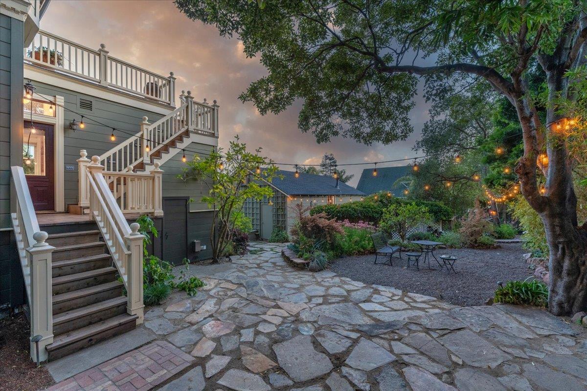 Detail Gallery Image 37 of 62 For 311-313 Ocean View Ave, Santa Cruz,  CA 95062 - 4 Beds | 3/1 Baths