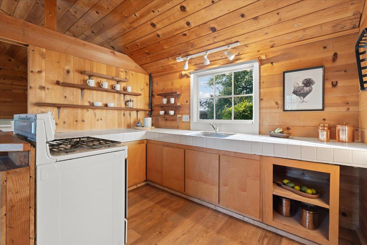 Detail Gallery Image 44 of 62 For 311-313 Ocean View Ave, Santa Cruz,  CA 95062 - 4 Beds | 3/1 Baths
