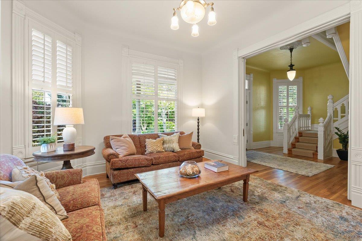 Detail Gallery Image 8 of 62 For 311-313 Ocean View Ave, Santa Cruz,  CA 95062 - 4 Beds | 3/1 Baths
