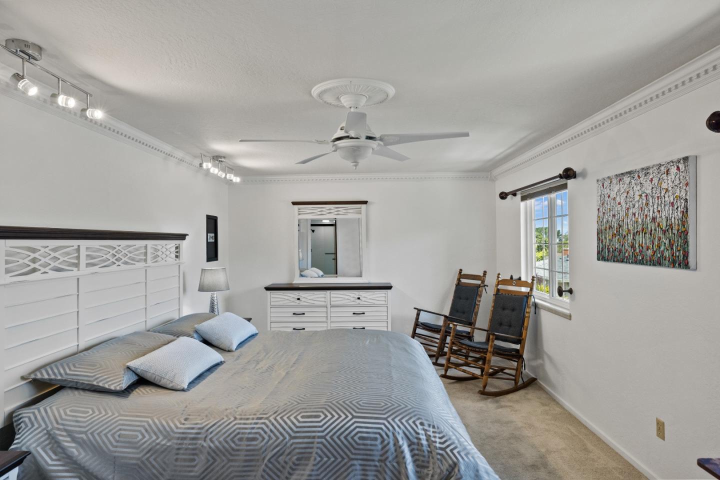 Detail Gallery Image 16 of 37 For 931 Petra Ln, Pacific Grove,  CA 93950 - 4 Beds | 3 Baths