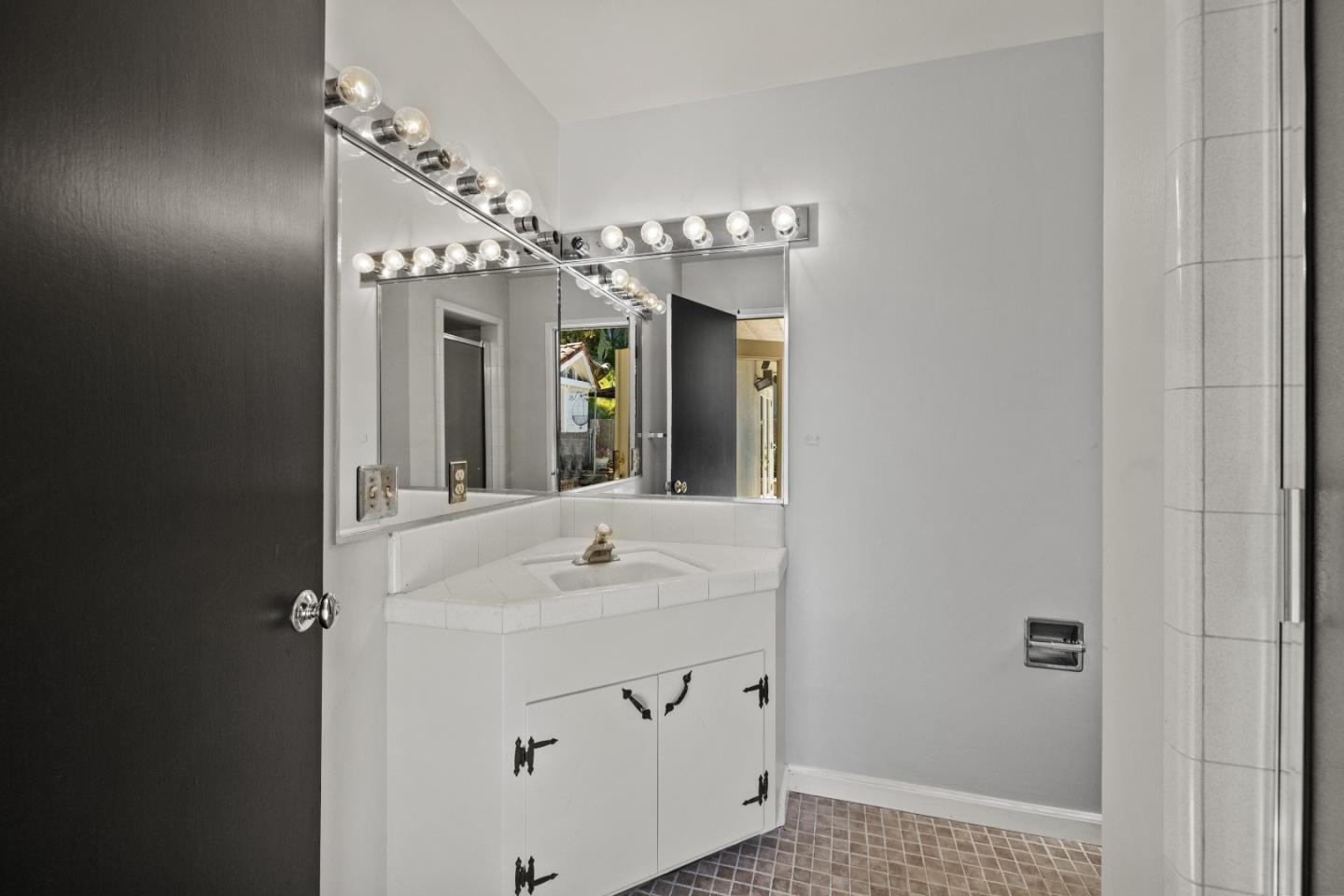 Detail Gallery Image 25 of 37 For 931 Petra Ln, Pacific Grove,  CA 93950 - 4 Beds | 3 Baths