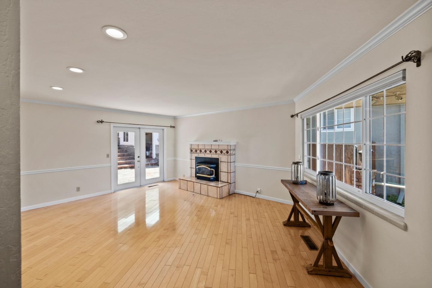 Detail Gallery Image 4 of 37 For 931 Petra Ln, Pacific Grove,  CA 93950 - 4 Beds | 3 Baths