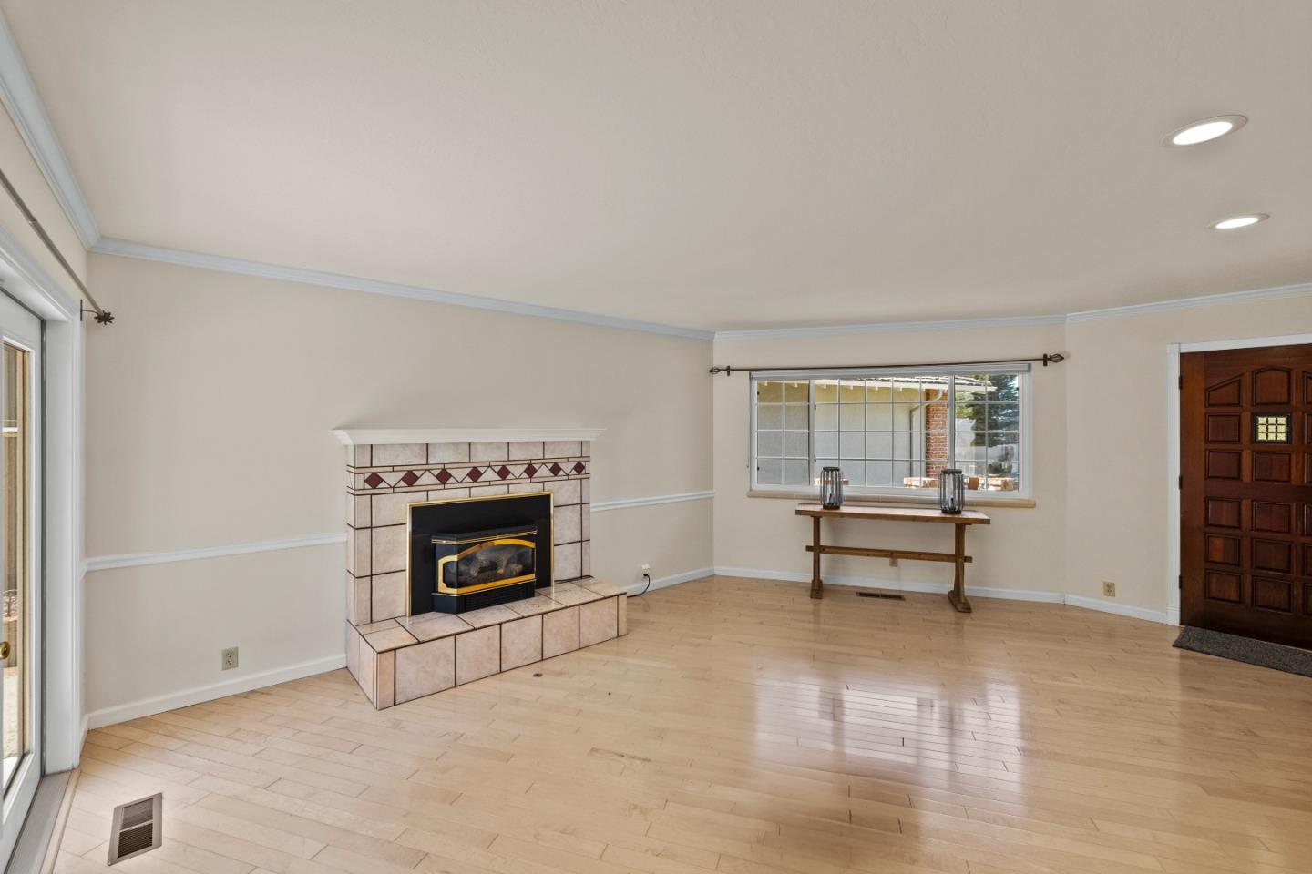 Detail Gallery Image 5 of 37 For 931 Petra Ln, Pacific Grove,  CA 93950 - 4 Beds | 3 Baths