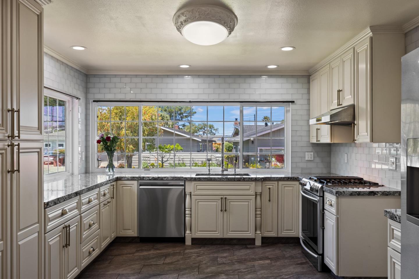 Detail Gallery Image 9 of 37 For 931 Petra Ln, Pacific Grove,  CA 93950 - 4 Beds | 3 Baths