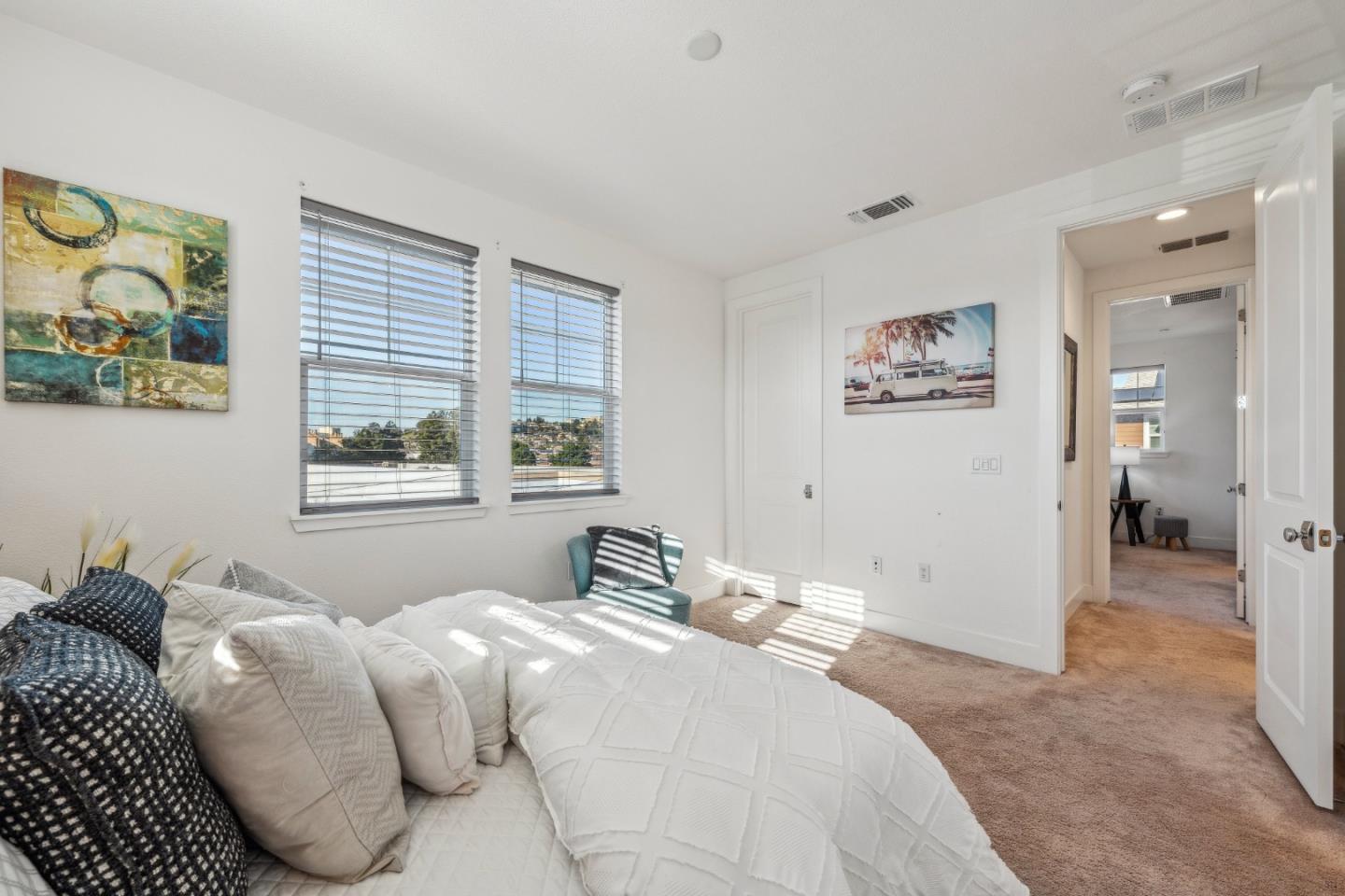 Detail Gallery Image 14 of 26 For 2709 Delaney Ct, Castro Valley,  CA 94546 - 3 Beds | 3/1 Baths