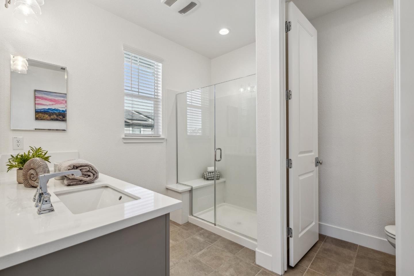 Detail Gallery Image 17 of 26 For 2709 Delaney Ct, Castro Valley,  CA 94546 - 3 Beds | 3/1 Baths