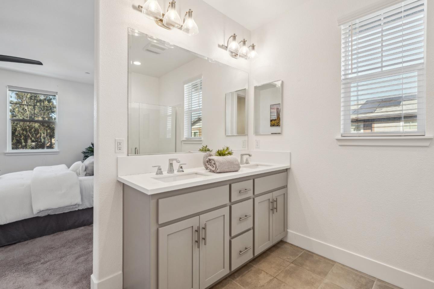 Detail Gallery Image 19 of 26 For 2709 Delaney Ct, Castro Valley,  CA 94546 - 3 Beds | 3/1 Baths