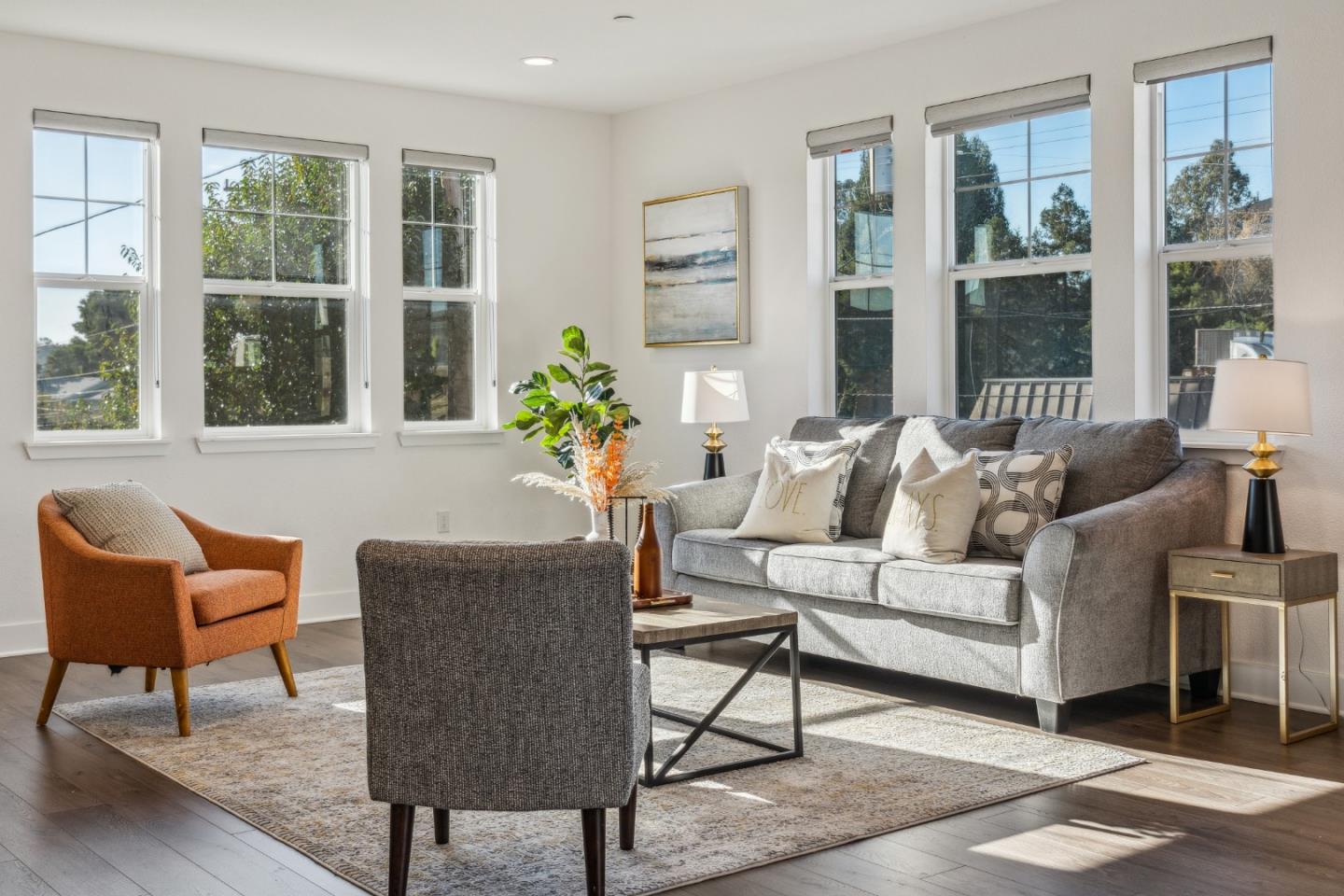 Detail Gallery Image 2 of 26 For 2709 Delaney Ct, Castro Valley,  CA 94546 - 3 Beds | 3/1 Baths