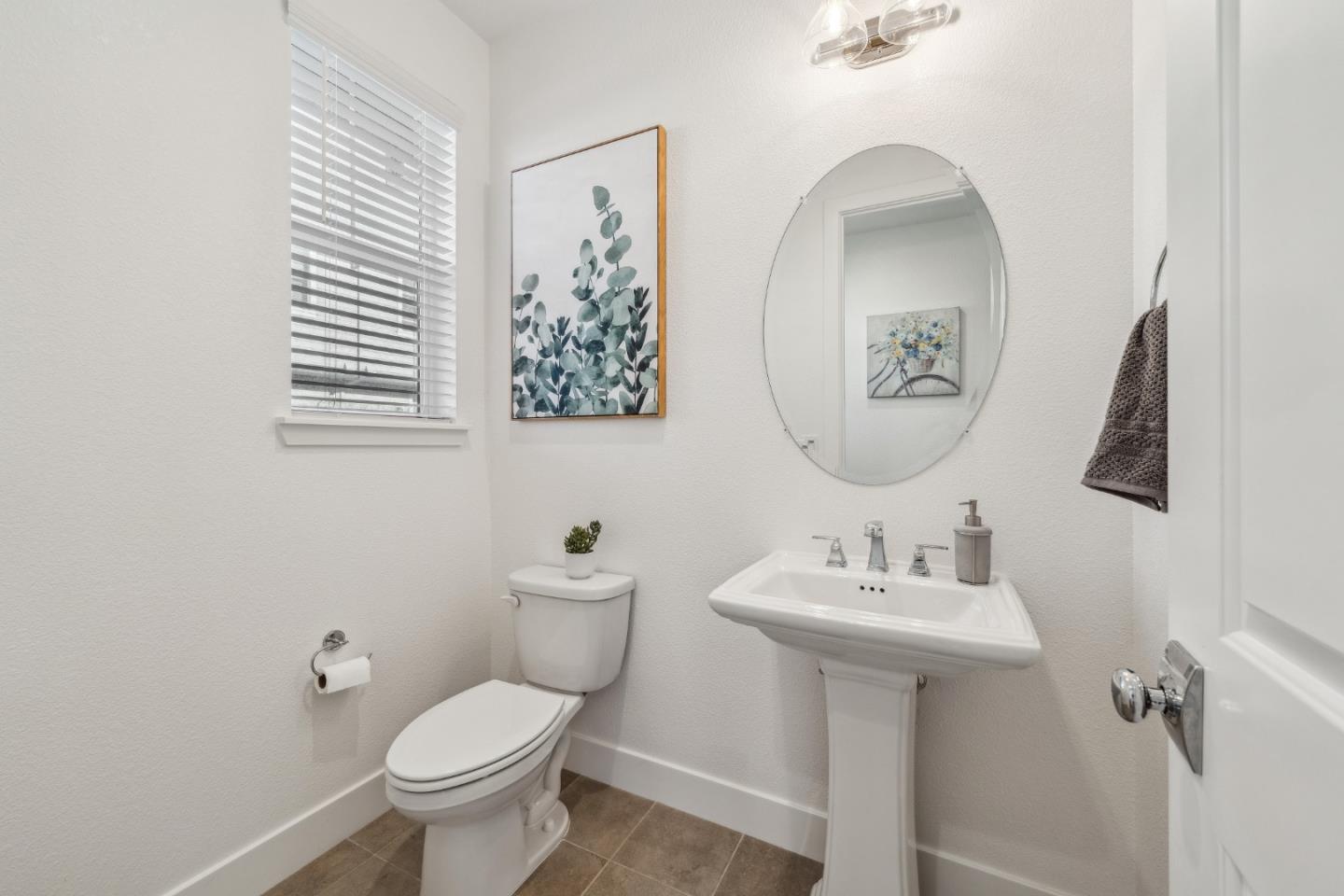 Detail Gallery Image 20 of 26 For 2709 Delaney Ct, Castro Valley,  CA 94546 - 3 Beds | 3/1 Baths