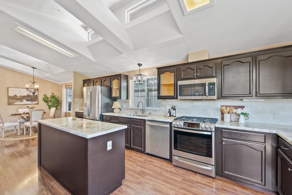 Detail Gallery Image 3 of 29 For 444 Whispering Pines Dr #116,  Scotts Valley,  CA 95066 - 3 Beds | 2 Baths