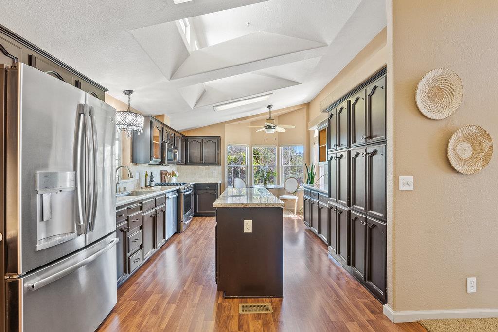 Detail Gallery Image 8 of 29 For 444 Whispering Pines Dr #116,  Scotts Valley,  CA 95066 - 3 Beds | 2 Baths