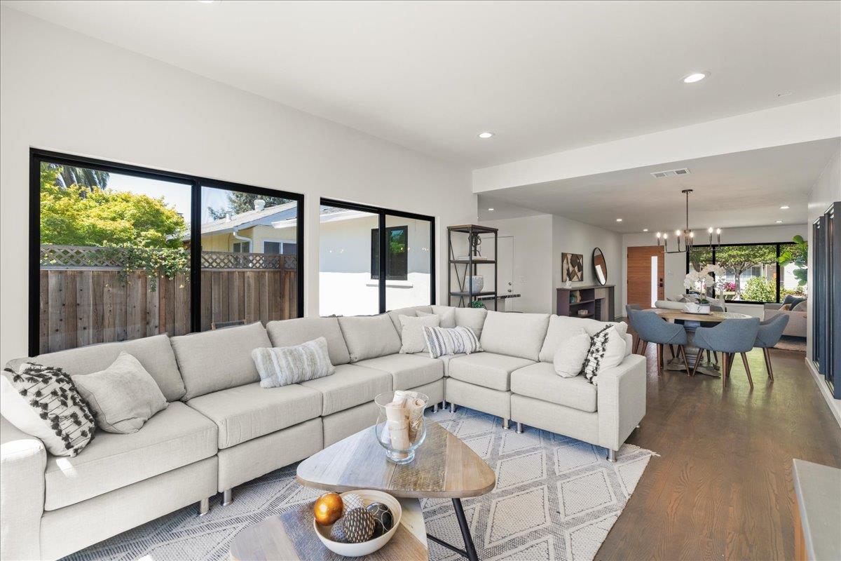 Detail Gallery Image 14 of 28 For 584 Gresham Ave, Sunnyvale,  CA 94085 - 3 Beds | 2 Baths