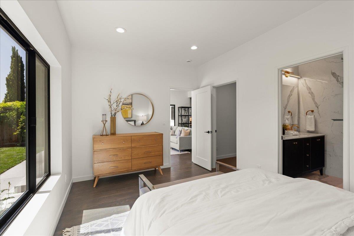 Detail Gallery Image 16 of 28 For 584 Gresham Ave, Sunnyvale,  CA 94085 - 3 Beds | 2 Baths
