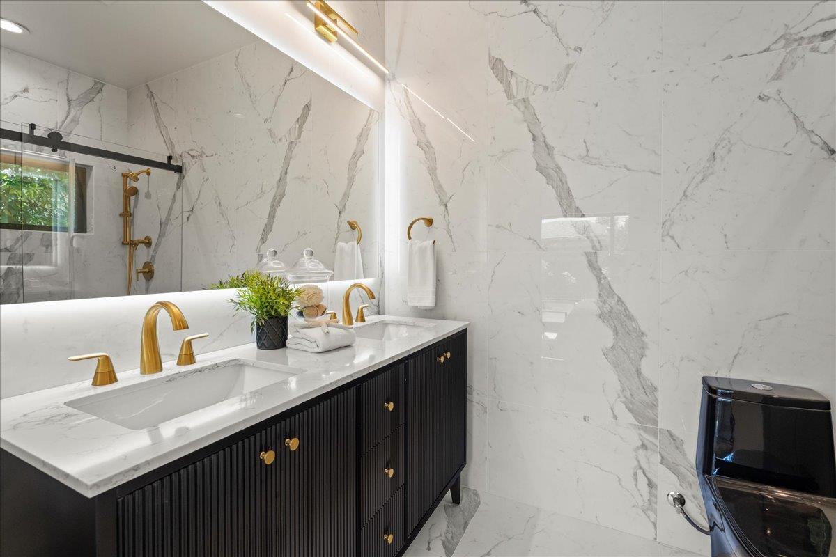 Detail Gallery Image 17 of 28 For 584 Gresham Ave, Sunnyvale,  CA 94085 - 3 Beds | 2 Baths