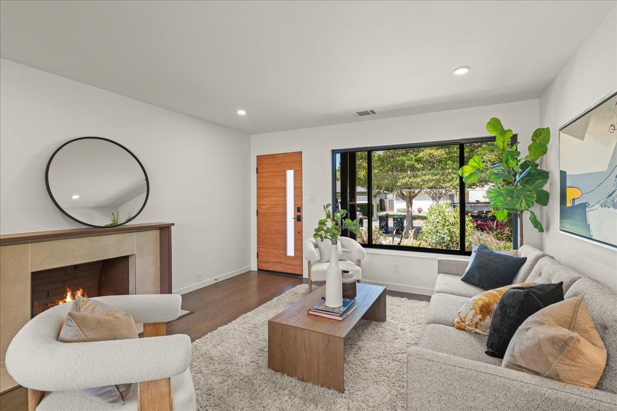Detail Gallery Image 18 of 28 For 584 Gresham Ave, Sunnyvale,  CA 94085 - 3 Beds | 2 Baths