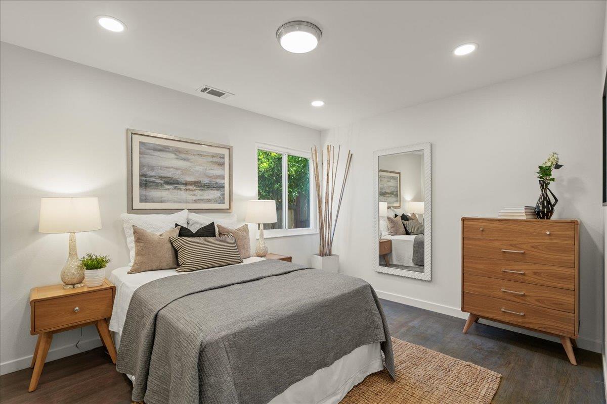 Detail Gallery Image 23 of 28 For 584 Gresham Ave, Sunnyvale,  CA 94085 - 3 Beds | 2 Baths