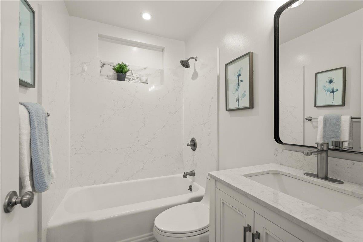 Detail Gallery Image 25 of 28 For 584 Gresham Ave, Sunnyvale,  CA 94085 - 3 Beds | 2 Baths