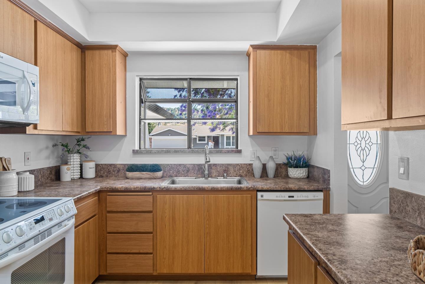 Detail Gallery Image 13 of 44 For 629 Choctaw Dr, San Jose,  CA 95123 - 4 Beds | 2 Baths