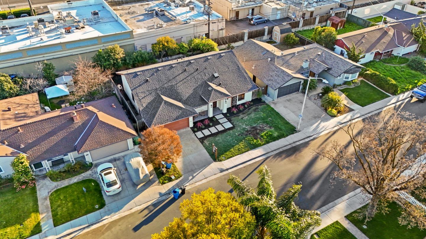 Detail Gallery Image 39 of 43 For 2320 Bray Ave, Santa Clara,  CA 95050 - 3 Beds | 3 Baths