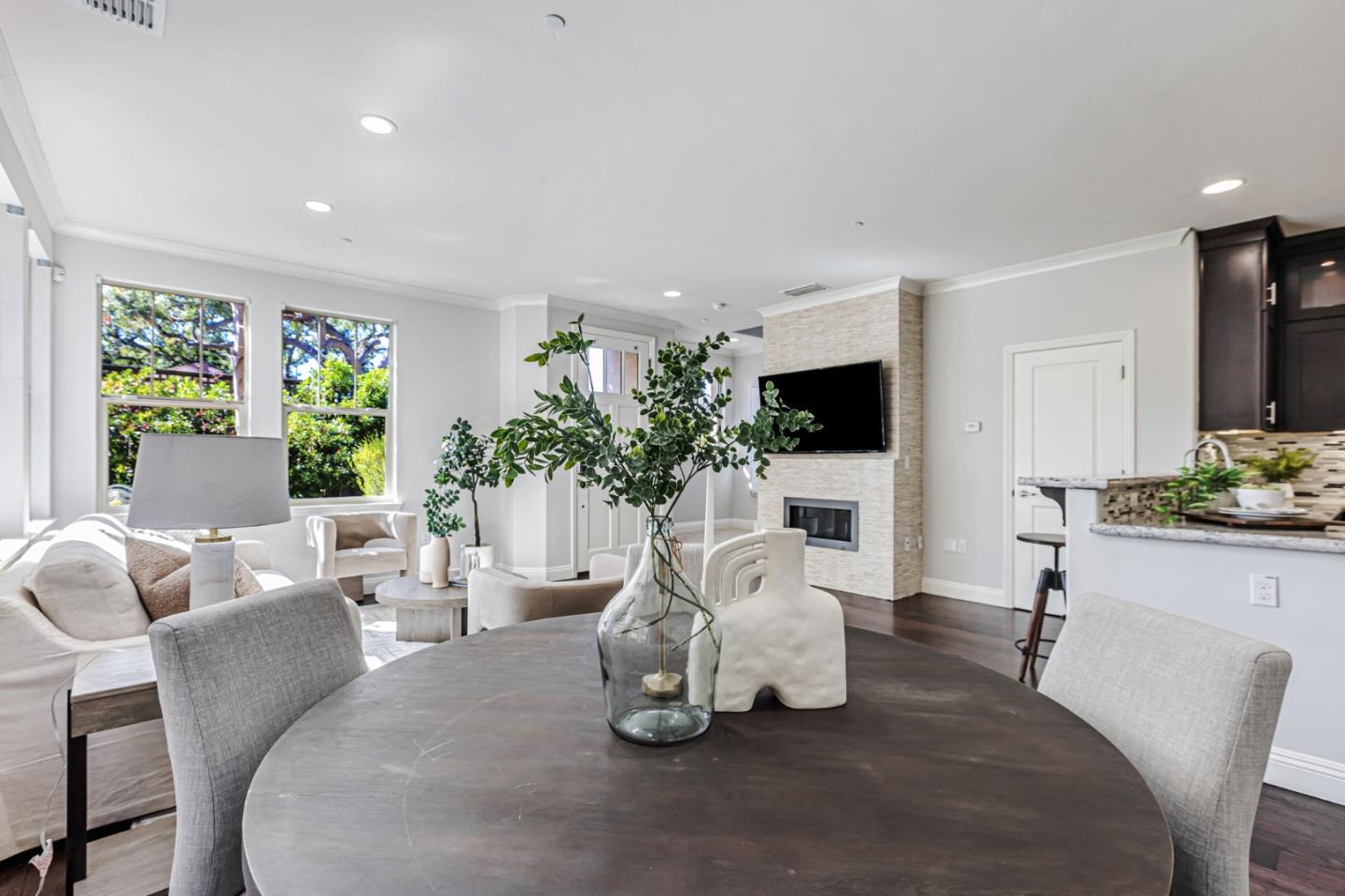 Detail Gallery Image 10 of 30 For 1005 Marcelli Cir, Los Altos,  CA 94022 - 4 Beds | 2/1 Baths