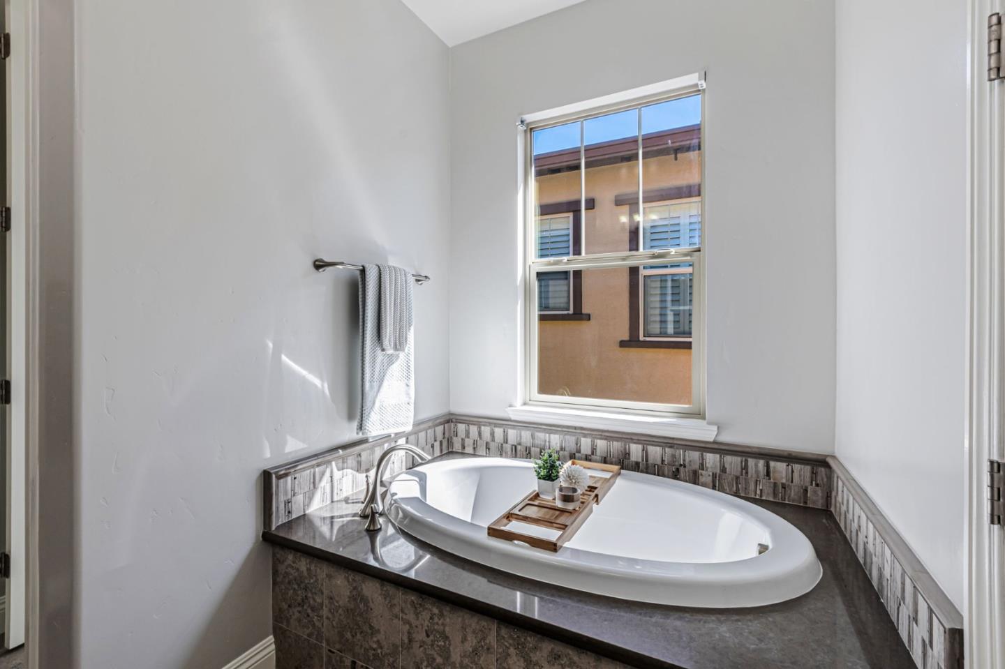 Detail Gallery Image 15 of 30 For 1005 Marcelli Cir, Los Altos,  CA 94022 - 4 Beds | 2/1 Baths
