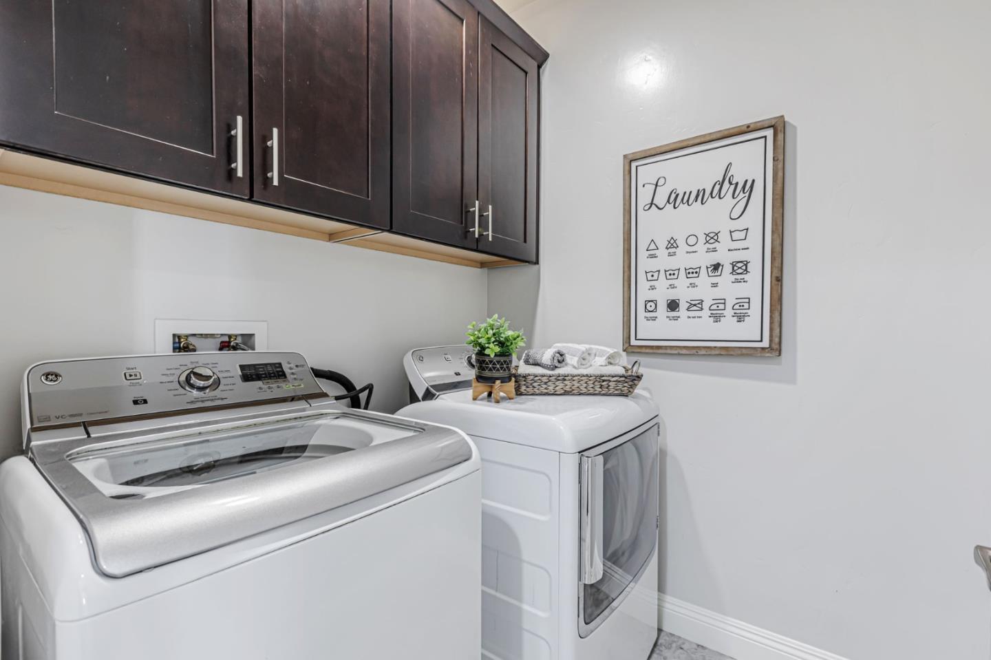 Detail Gallery Image 25 of 30 For 1005 Marcelli Cir, Los Altos,  CA 94022 - 4 Beds | 2/1 Baths