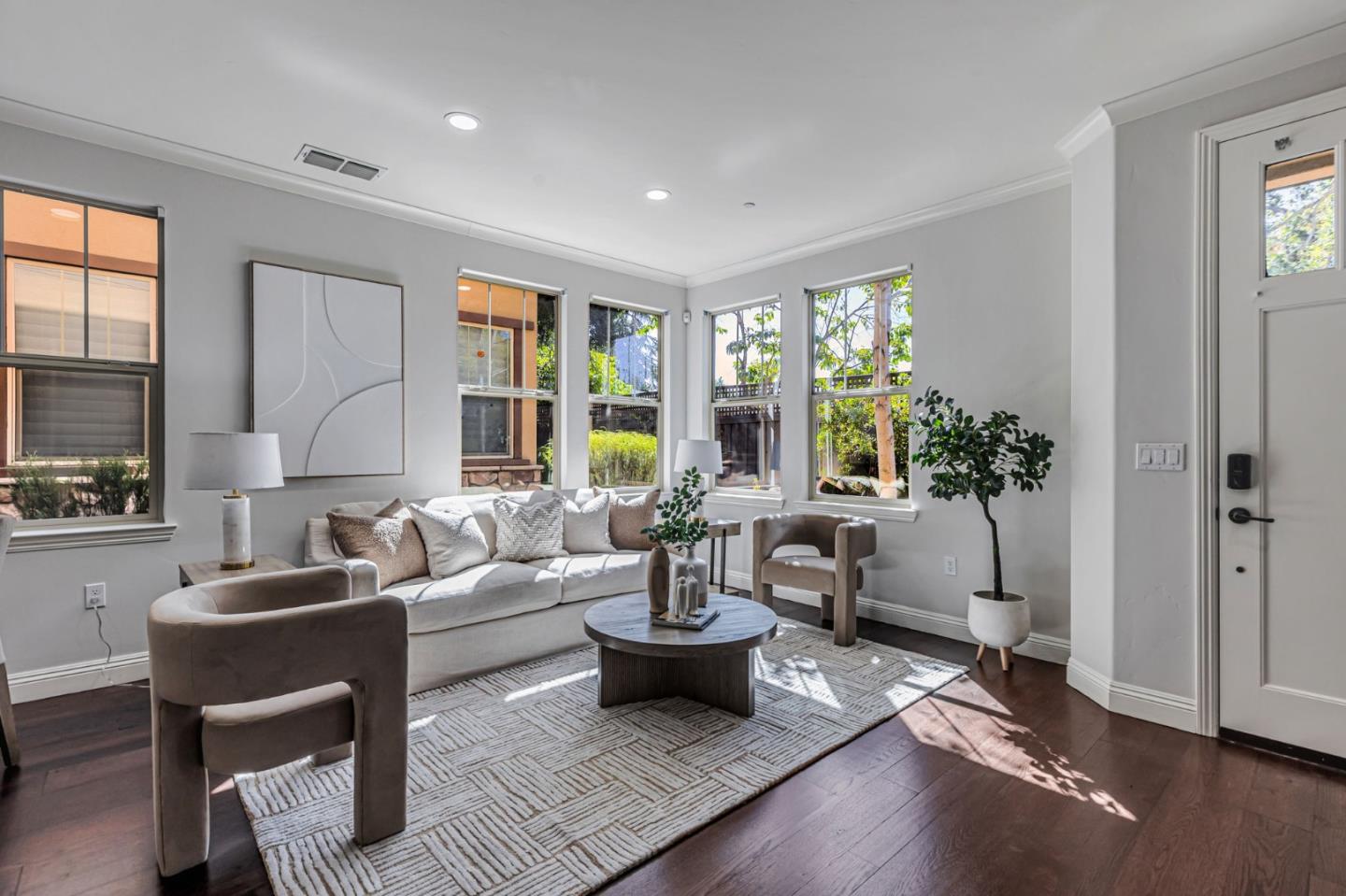 Detail Gallery Image 5 of 30 For 1005 Marcelli Cir, Los Altos,  CA 94022 - 4 Beds | 2/1 Baths