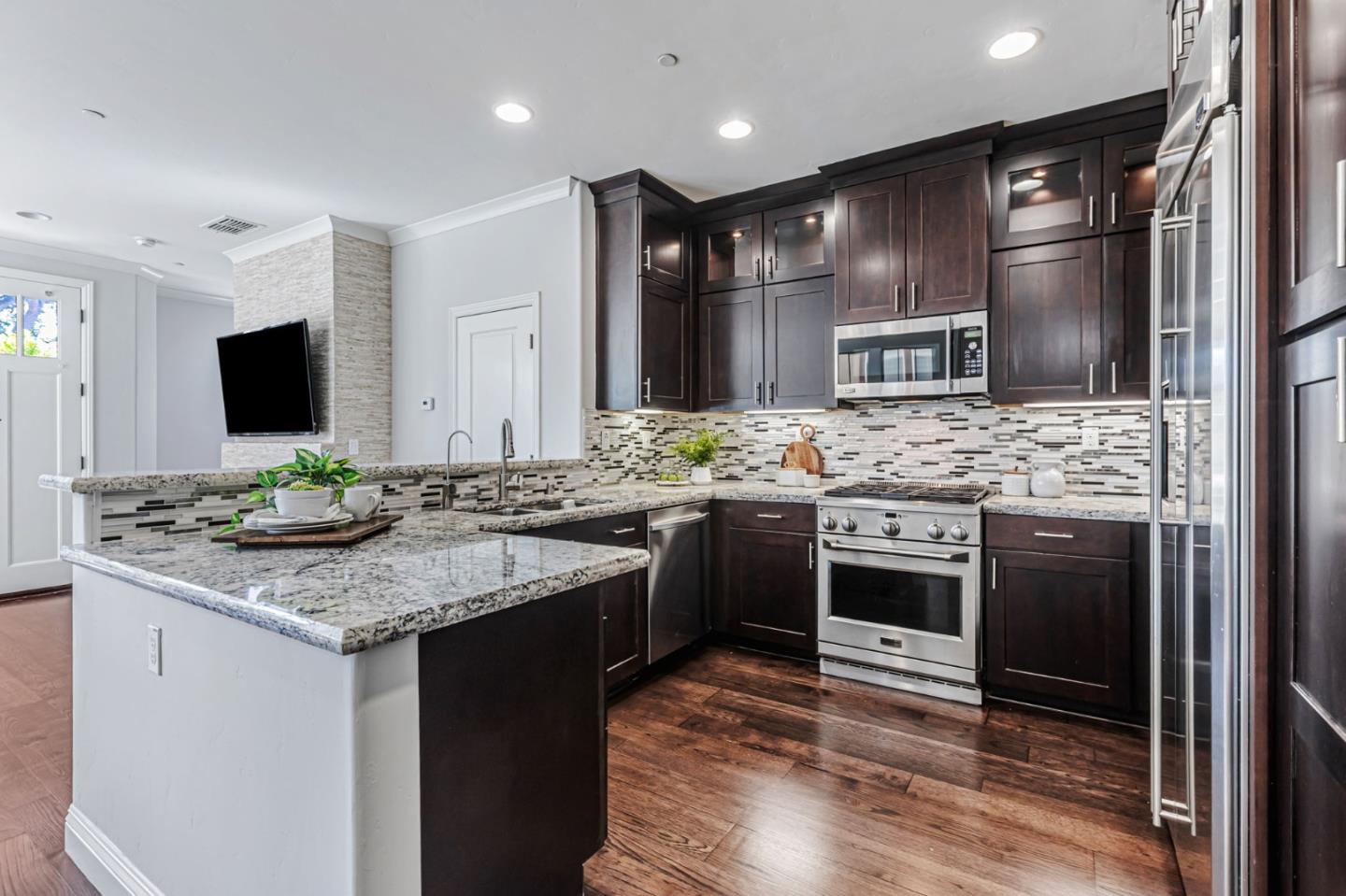 Detail Gallery Image 7 of 30 For 1005 Marcelli Cir, Los Altos,  CA 94022 - 4 Beds | 2/1 Baths