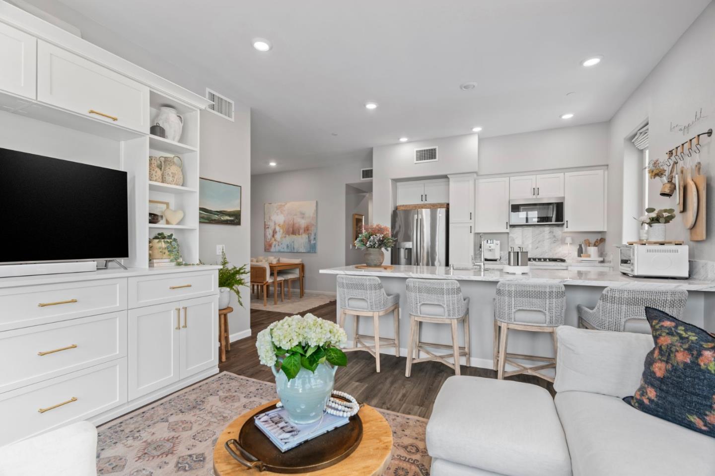 Detail Gallery Image 2 of 40 For 2981 Henry Miller Pl #8,  San Jose,  CA 95136 - 3 Beds | 2 Baths