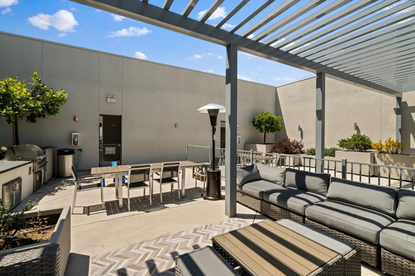 Detail Gallery Image 30 of 40 For 2981 Henry Miller Pl #8,  San Jose,  CA 95136 - 3 Beds | 2 Baths