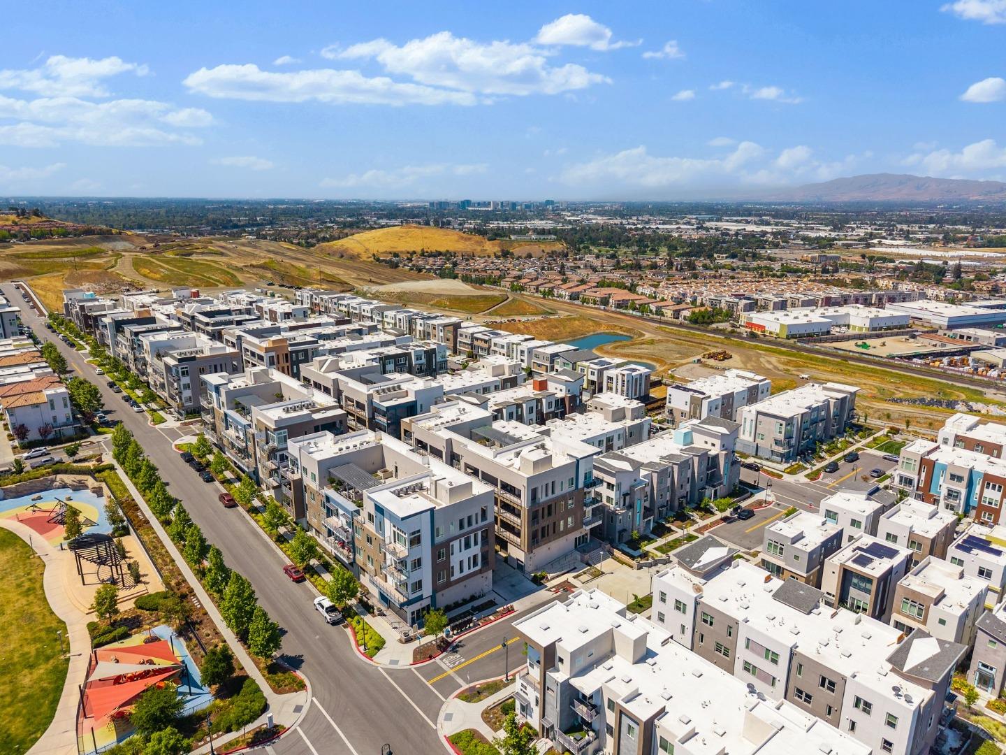Detail Gallery Image 35 of 40 For 2981 Henry Miller Pl #8,  San Jose,  CA 95136 - 3 Beds | 2 Baths