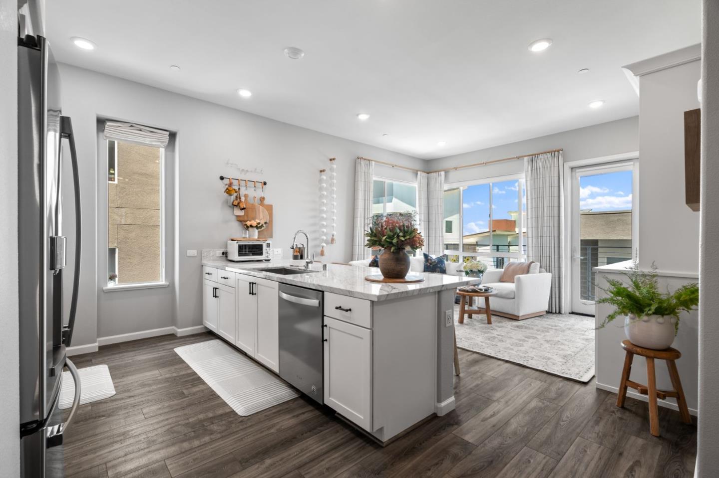 Detail Gallery Image 4 of 40 For 2981 Henry Miller Pl #8,  San Jose,  CA 95136 - 3 Beds | 2 Baths