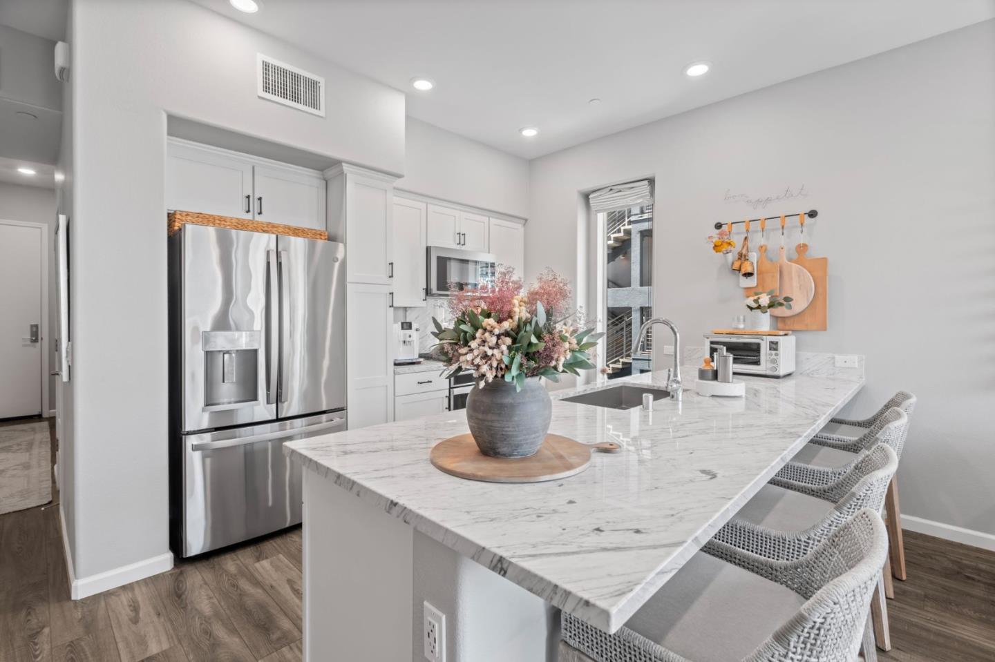 Detail Gallery Image 6 of 40 For 2981 Henry Miller Pl #8,  San Jose,  CA 95136 - 3 Beds | 2 Baths