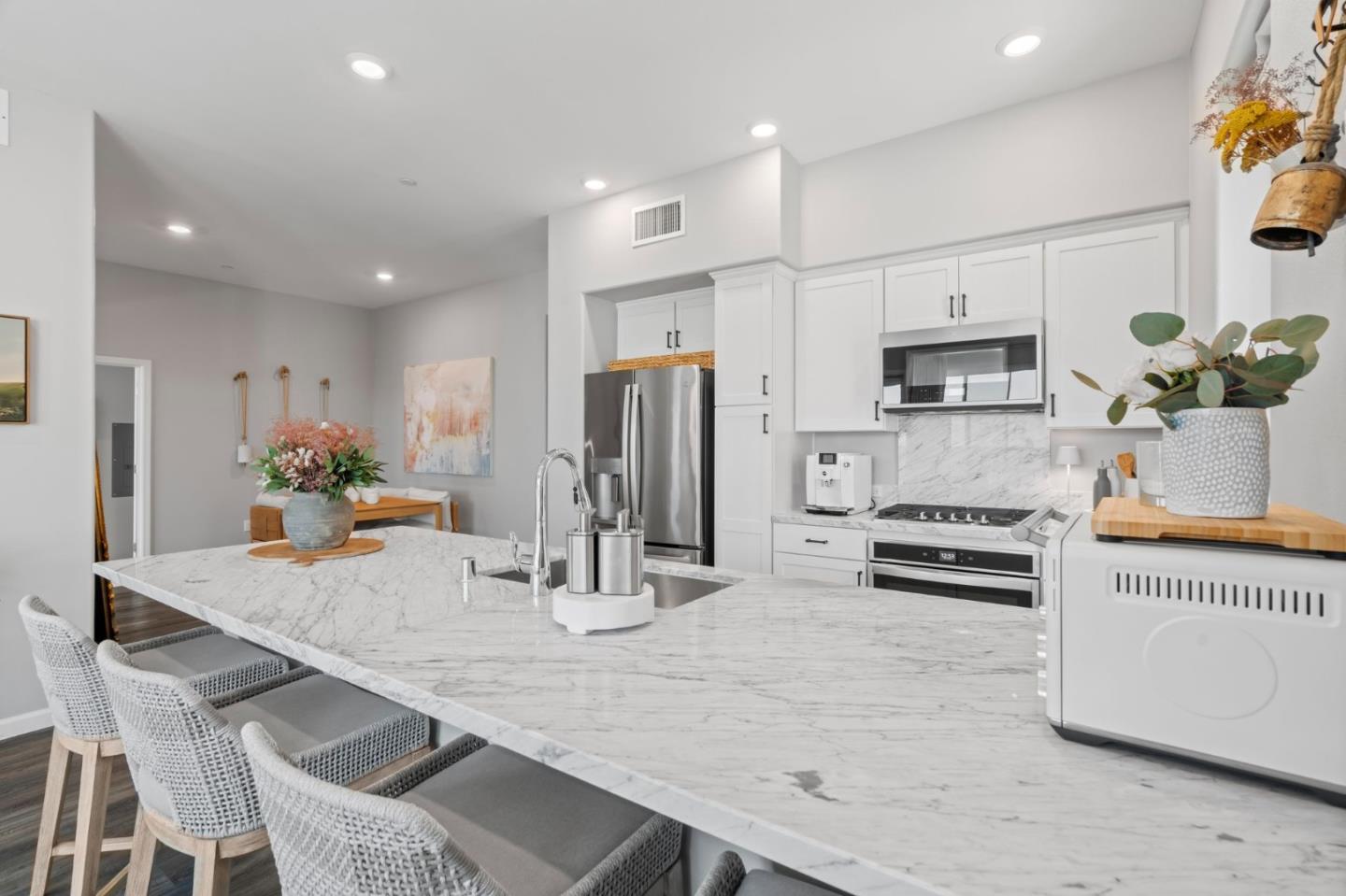 Detail Gallery Image 7 of 40 For 2981 Henry Miller Pl #8,  San Jose,  CA 95136 - 3 Beds | 2 Baths