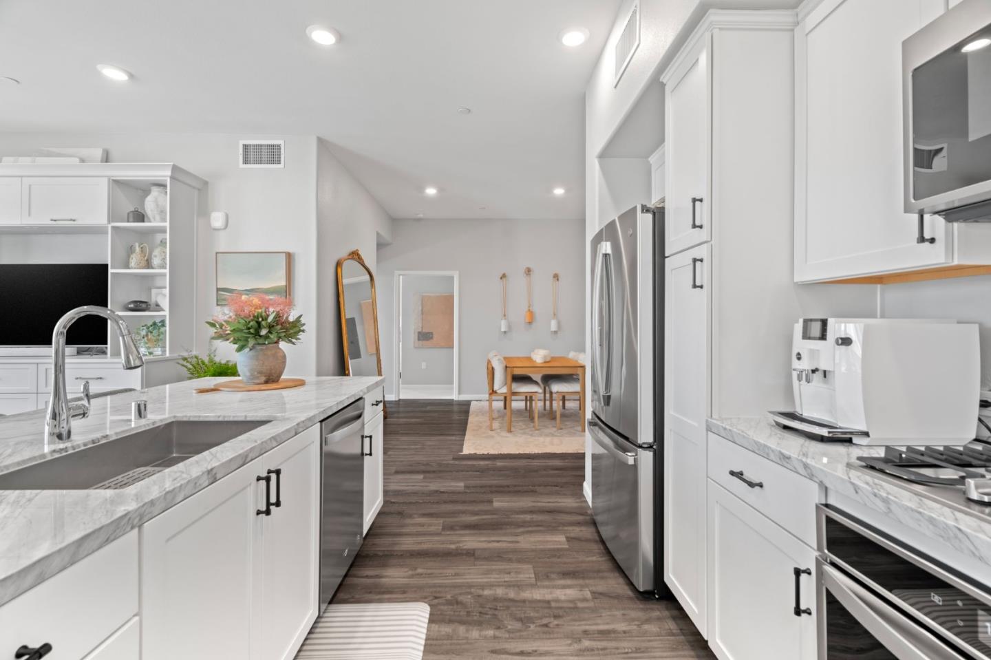 Detail Gallery Image 9 of 40 For 2981 Henry Miller Pl #8,  San Jose,  CA 95136 - 3 Beds | 2 Baths