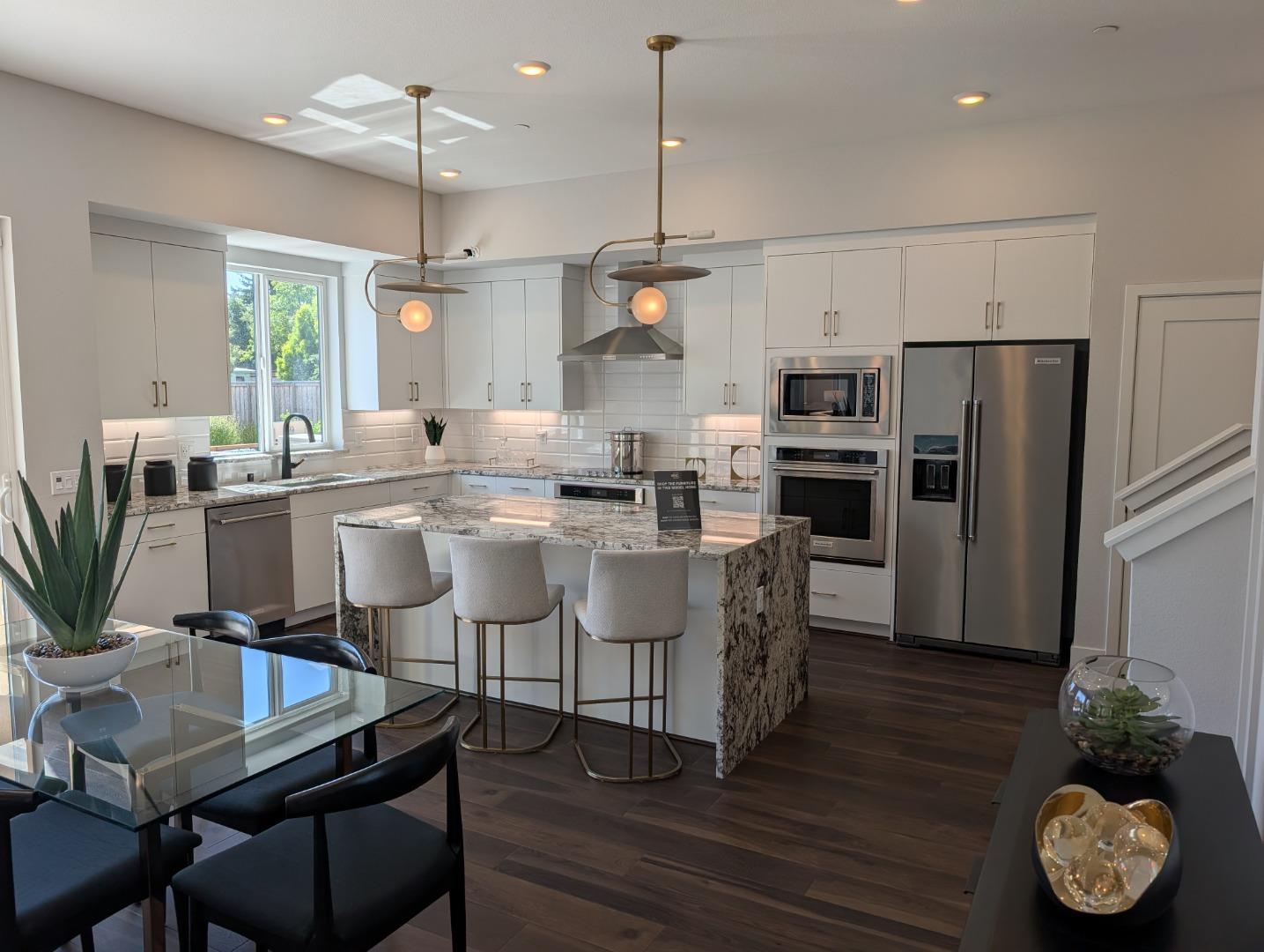 Detail Gallery Image 10 of 44 For 11115 Maple Pl #030-07,  Saratoga,  CA 95070 - 4 Beds | 4 Baths