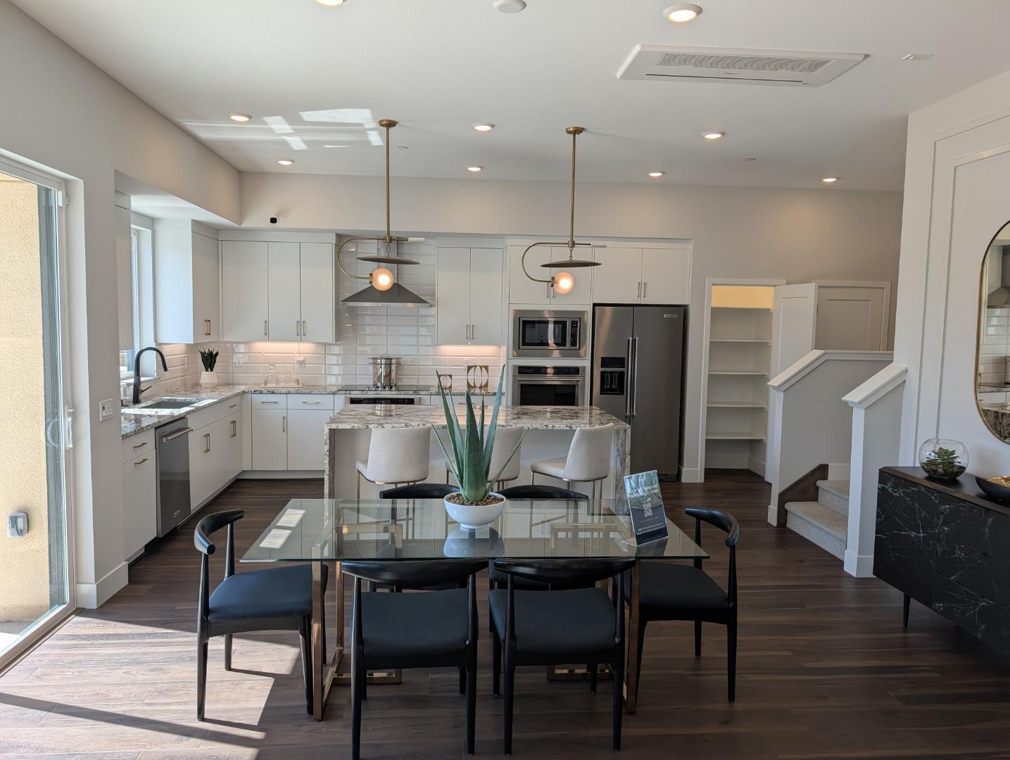 Detail Gallery Image 11 of 44 For 11115 Maple Pl #030-07,  Saratoga,  CA 95070 - 4 Beds | 4 Baths