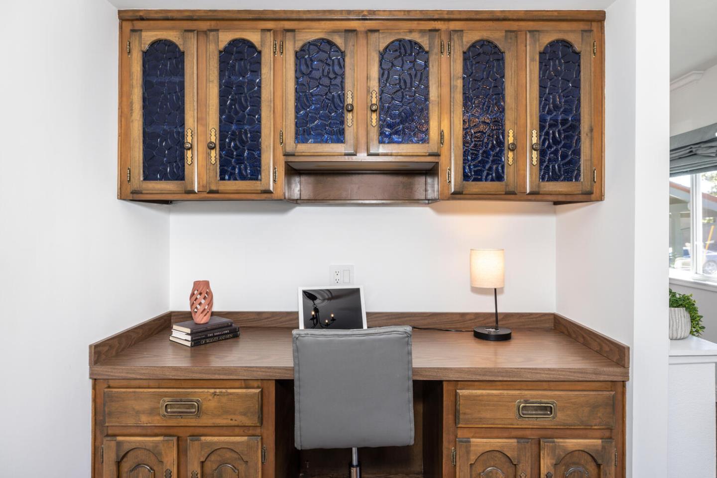 Detail Gallery Image 13 of 55 For 2511 Carmel Dr, San Bruno,  CA 94066 - 3 Beds | 2/1 Baths